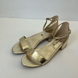 Steve Madden Women's Irenee Gold, size 5 ⬇️